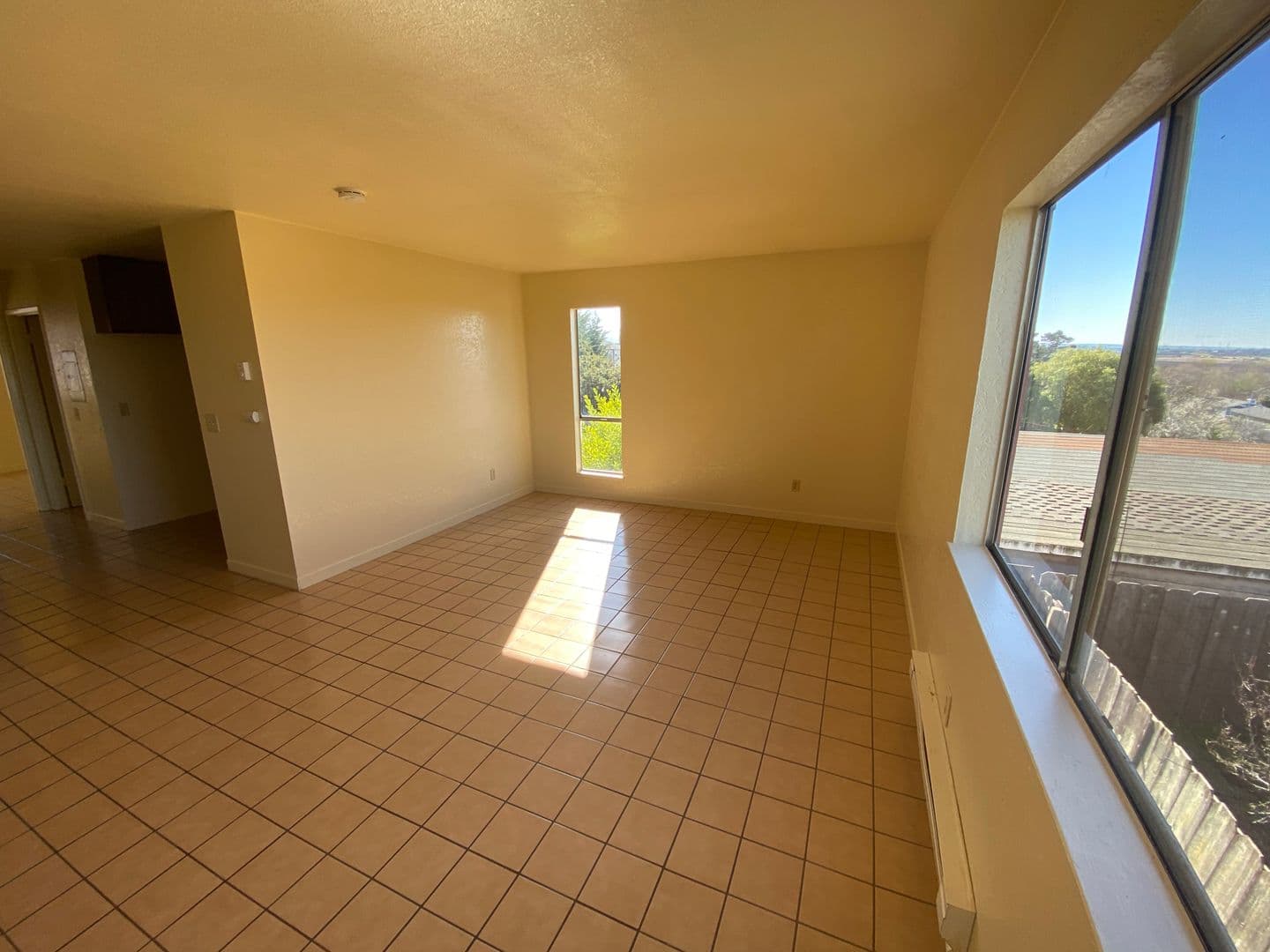Salinas Apartment: 784-792 Garner Ave.