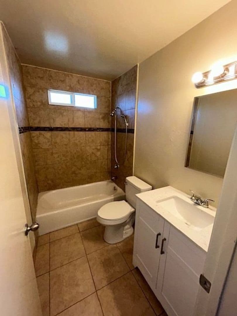 Salinas Apartment: 823 Garner Ave