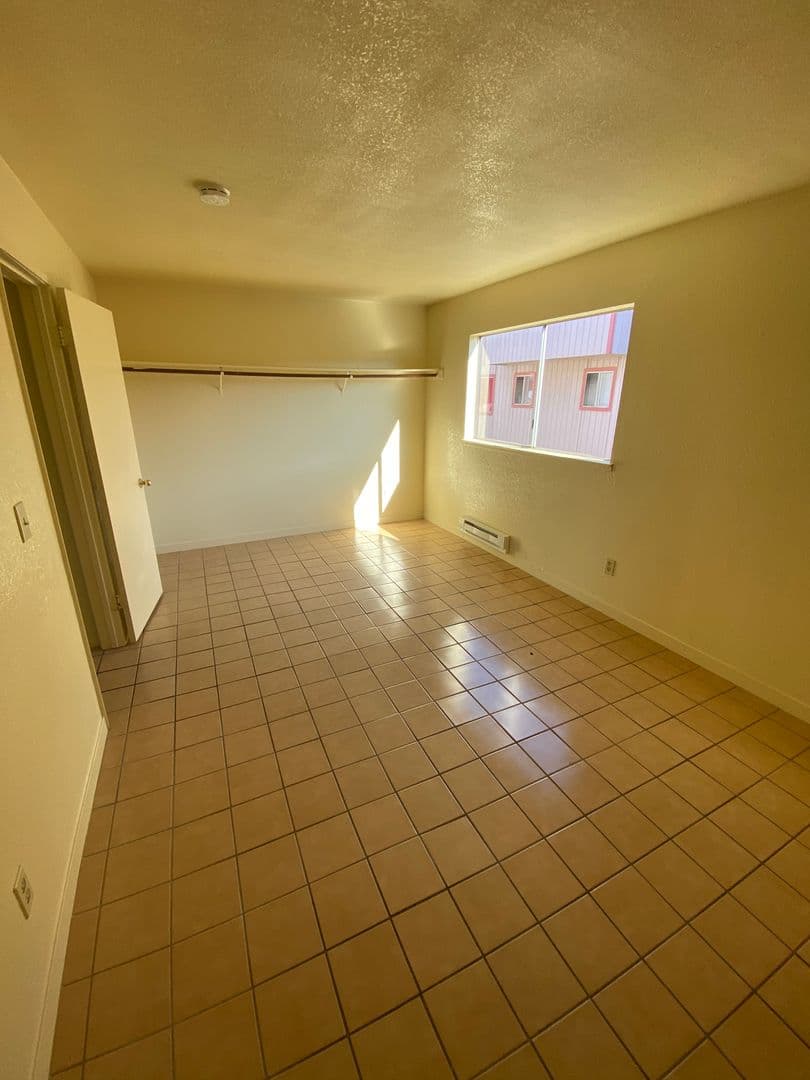 Salinas Apartment: 784-792 Garner Ave.