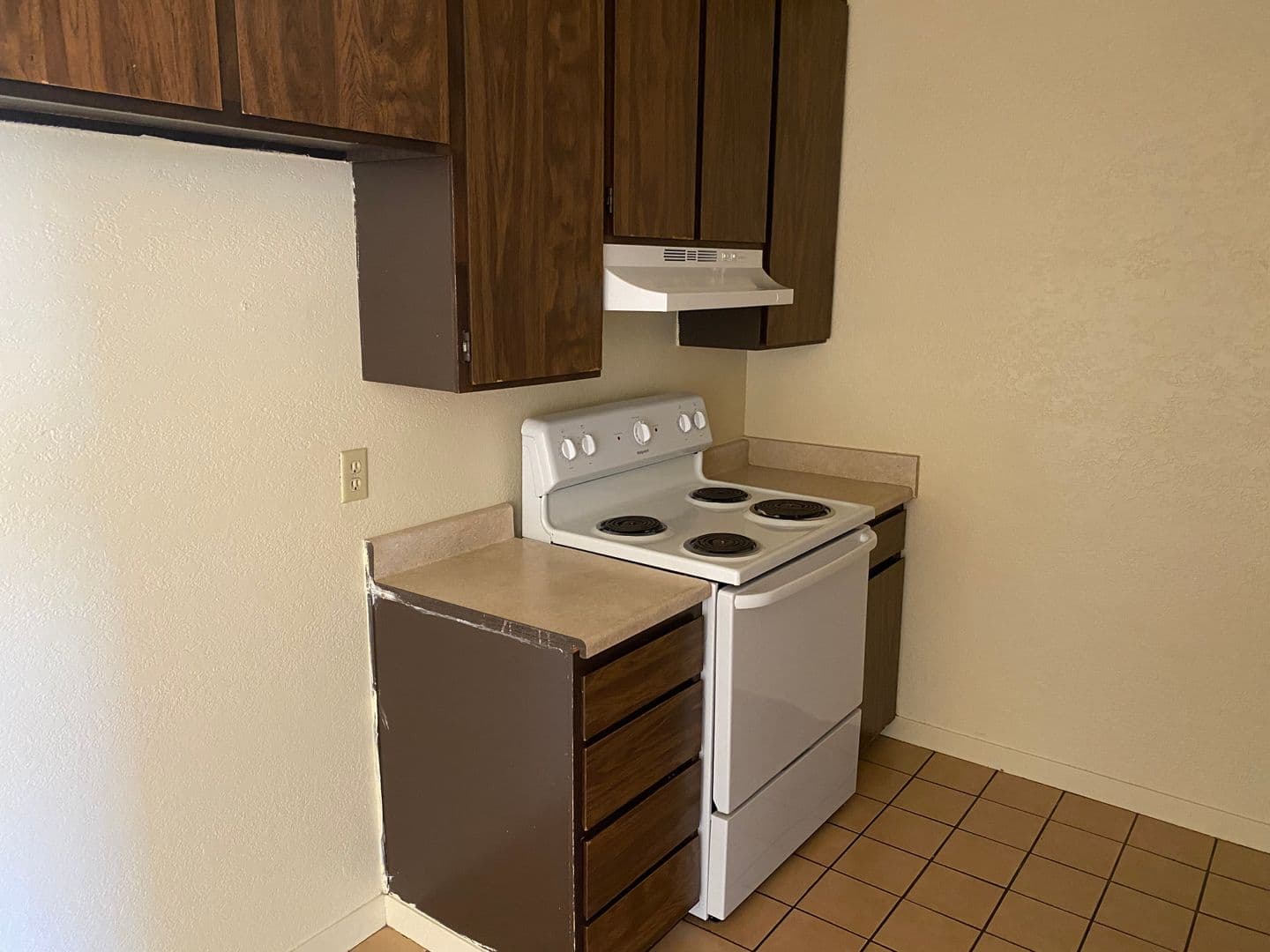 Salinas Apartment: 784-792 Garner Ave.