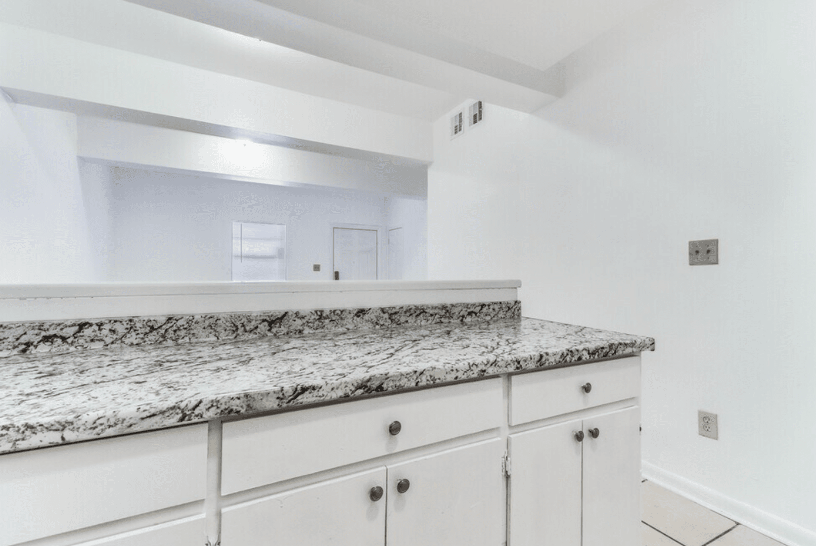 Lafayette Apartment: 815 Martin Luther King Jr Drive
