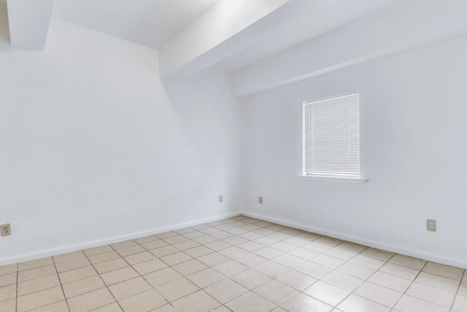 Lafayette Apartment: 815 Martin Luther King Jr Drive