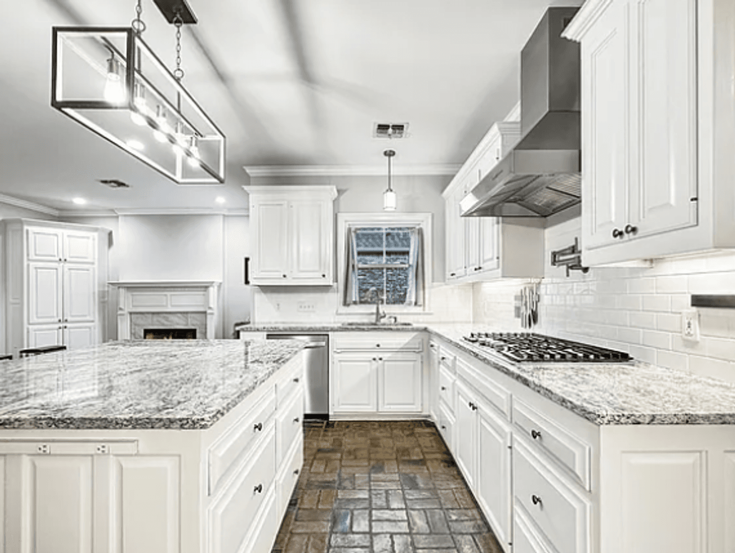 Baton Rouge House: 17745 W Colony Way