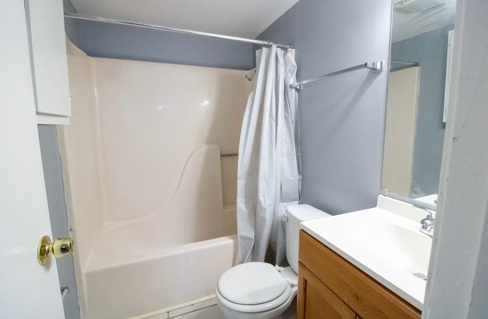 Lafayette Apartment: 815 Martin Luther King Jr Drive
