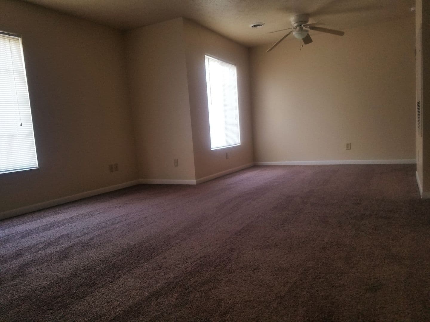 Middletown Apartment: 496 Bavarian Dr.