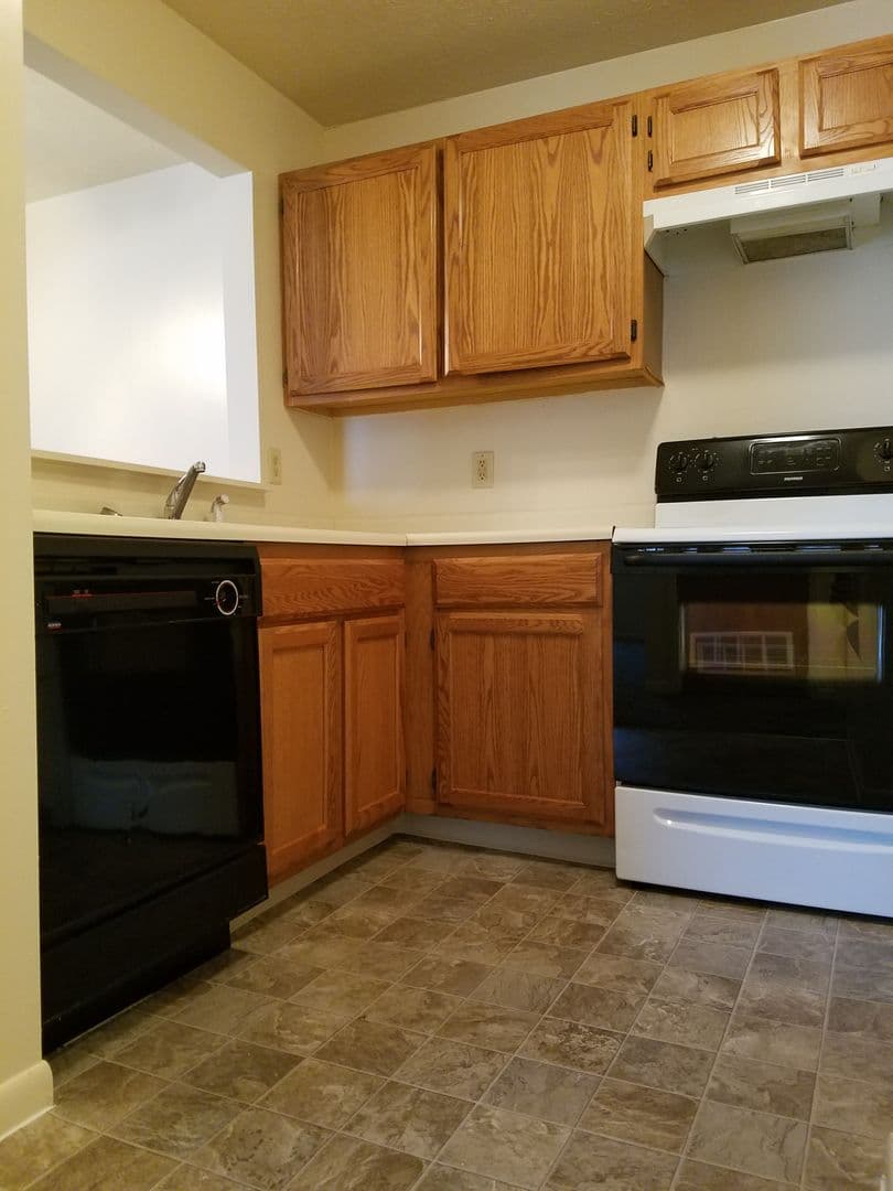 Middletown Apartment: 496 Bavarian Dr.