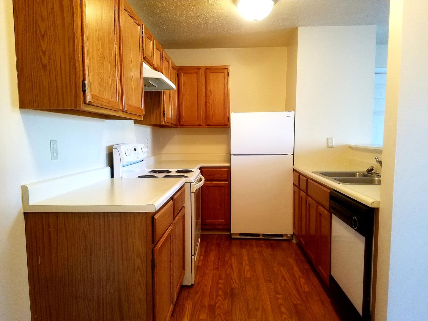 Middletown Apartment: 496 Bavarian Dr.