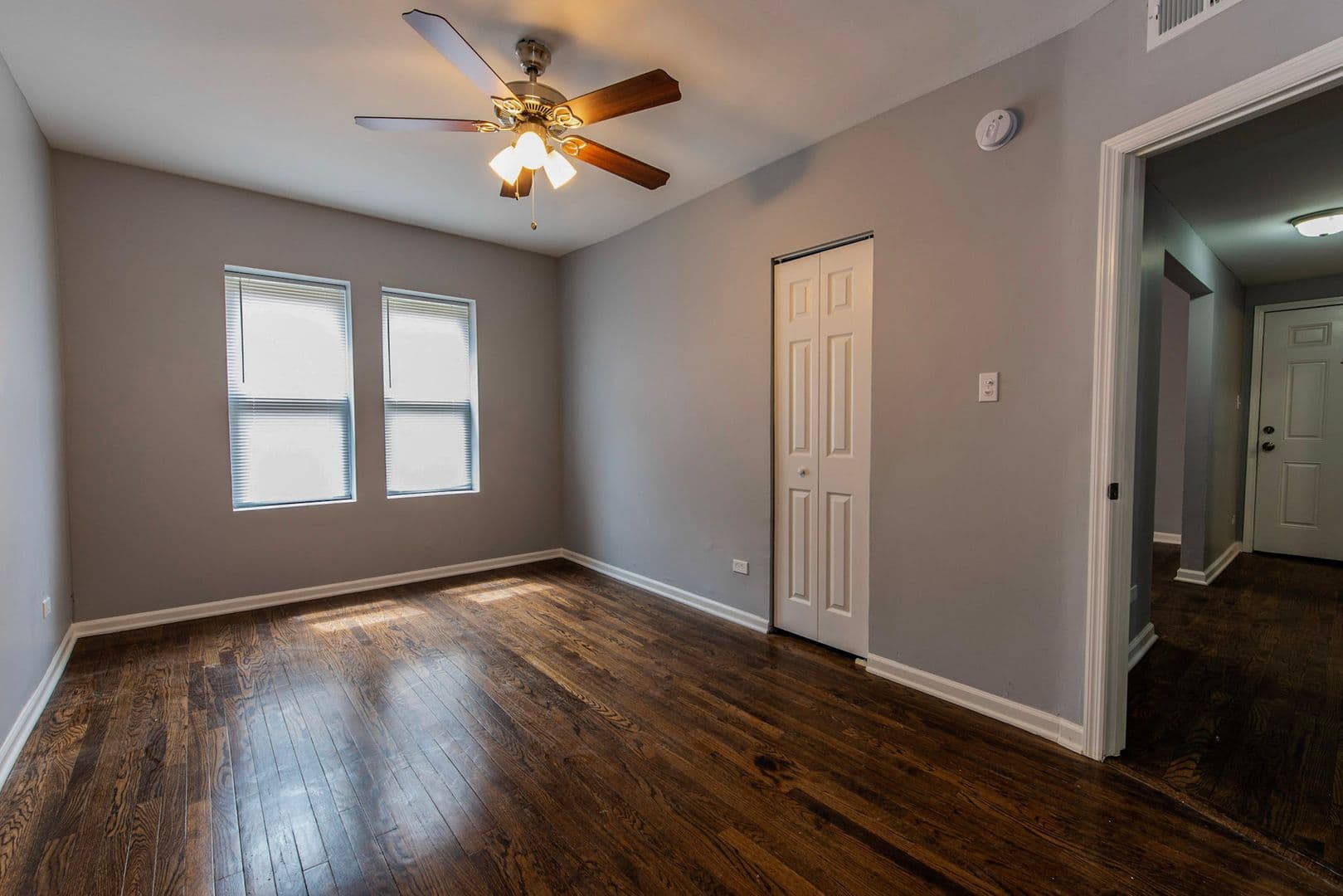 Chicago Apartment: 7525-33 S. Kingston Avenue