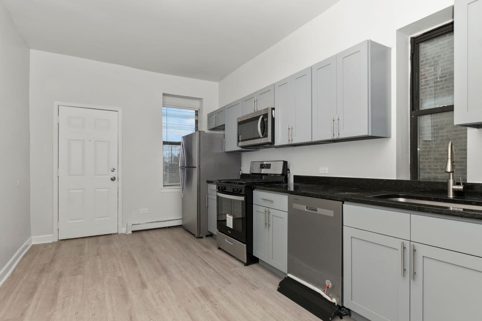 Chicago Apartment: 4520-26 S. Vincennes Avenue
