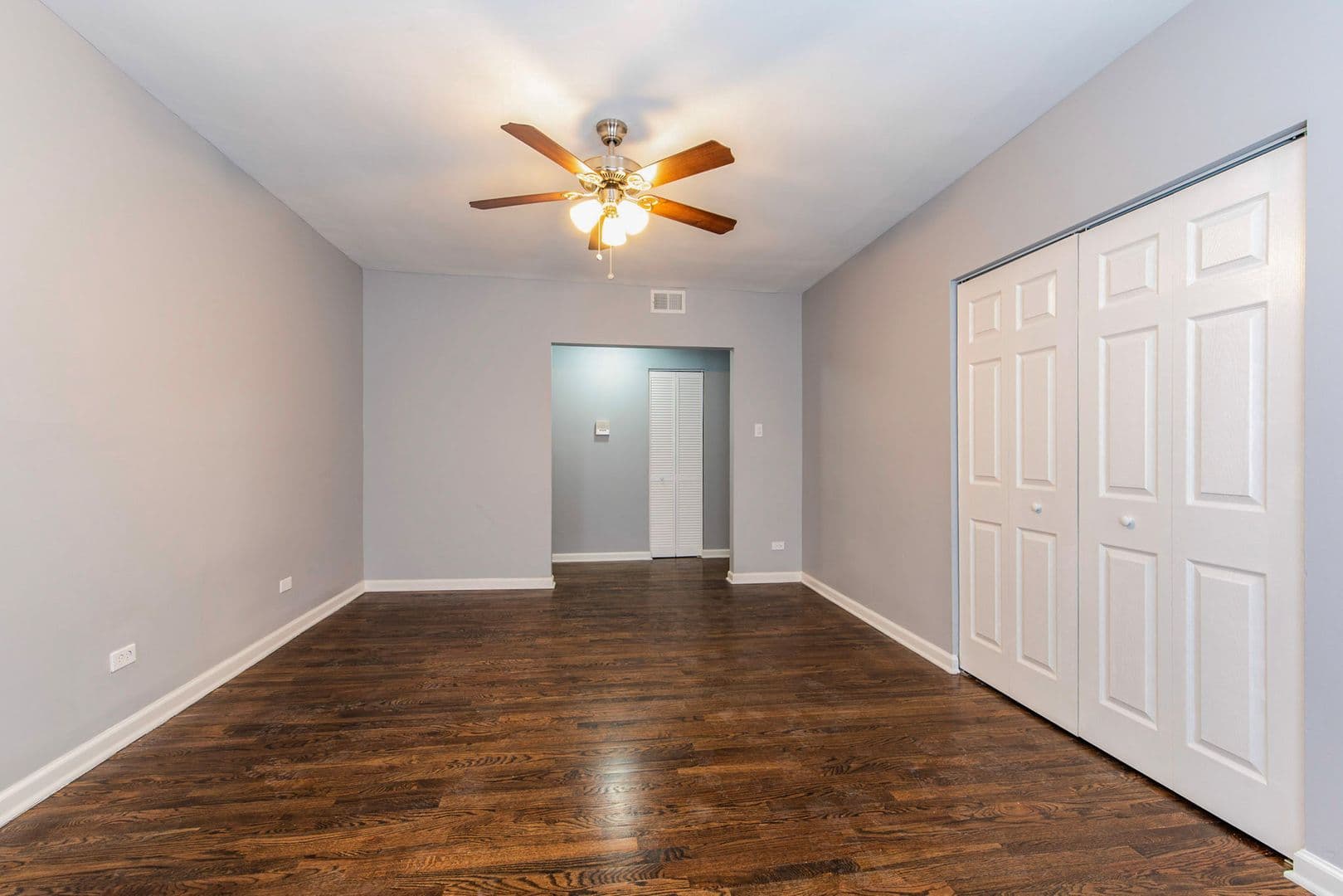 Chicago Apartment: 7525-33 S. Kingston Avenue