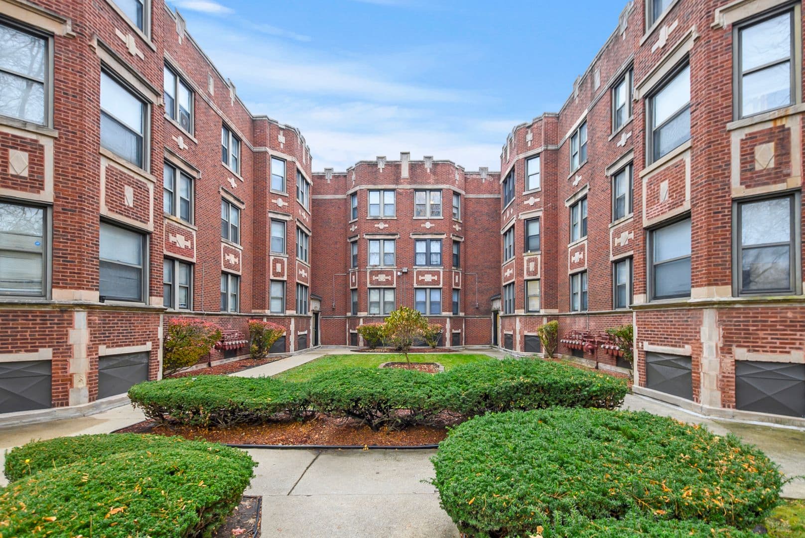 Chicago Apartment: 7525-33 S. Kingston Avenue