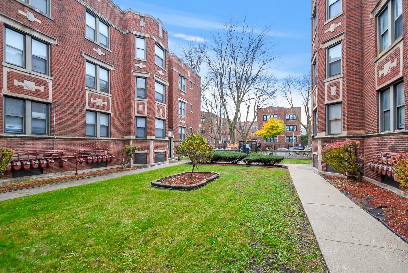 Chicago Apartment: 7525-33 S. Kingston Avenue