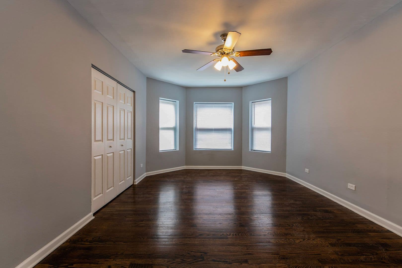 Chicago Apartment: 7525-33 S. Kingston Avenue