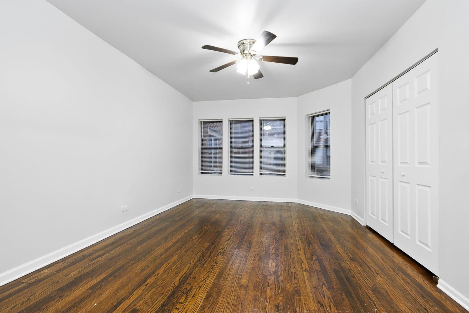 Chicago Apartment: 7525-33 S. Kingston Avenue