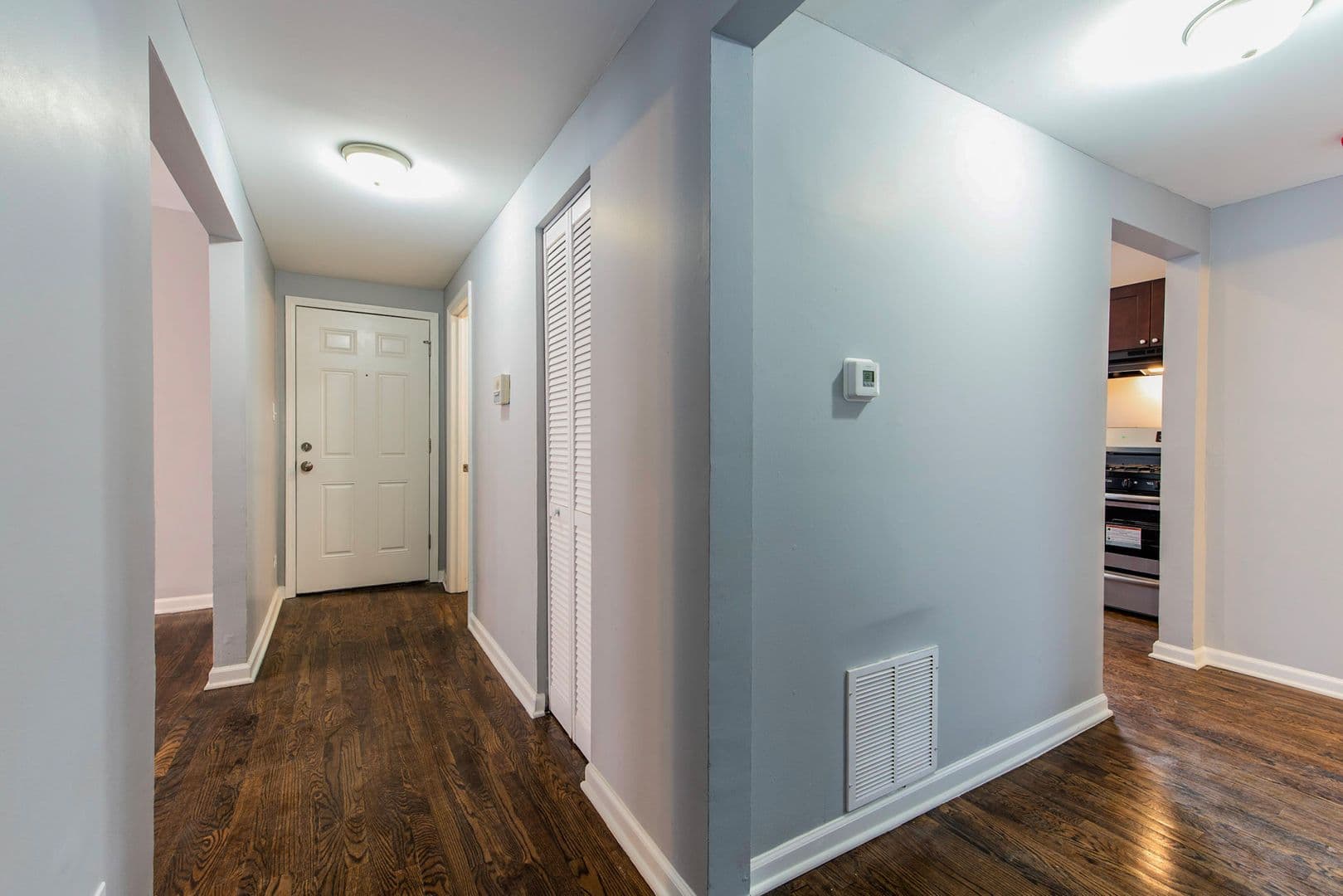 Chicago Apartment: 7525-33 S. Kingston Avenue
