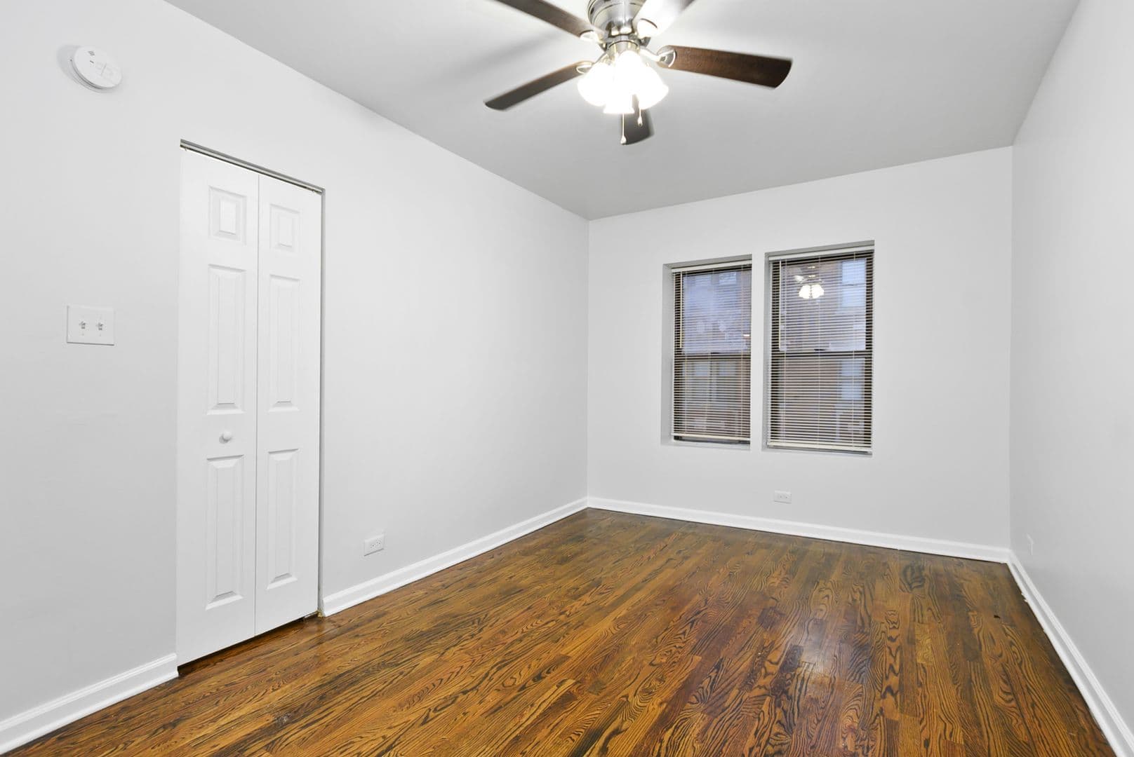Chicago Apartment: 7525-33 S. Kingston Avenue