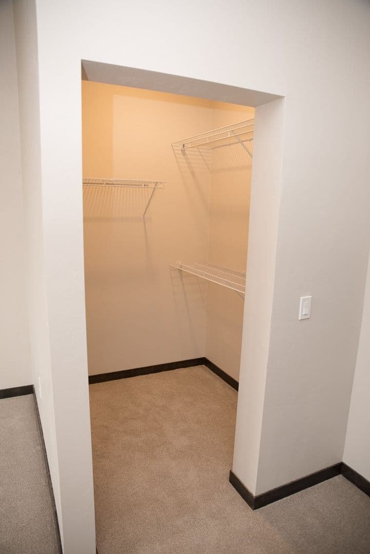 Ashwaubenon Apartment: 772 Element Way