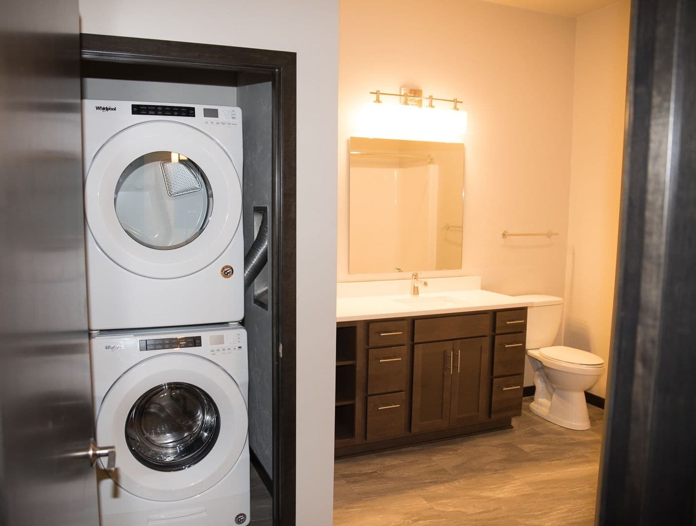 Ashwaubenon Apartment: 772 Element Way