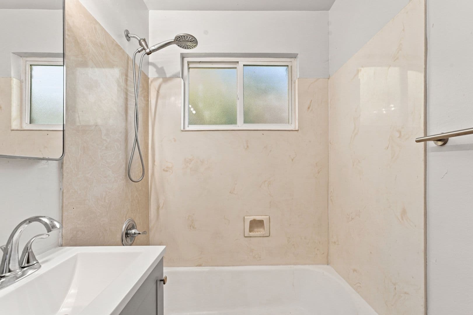 Oakland Apartment: 3519 68th Ave