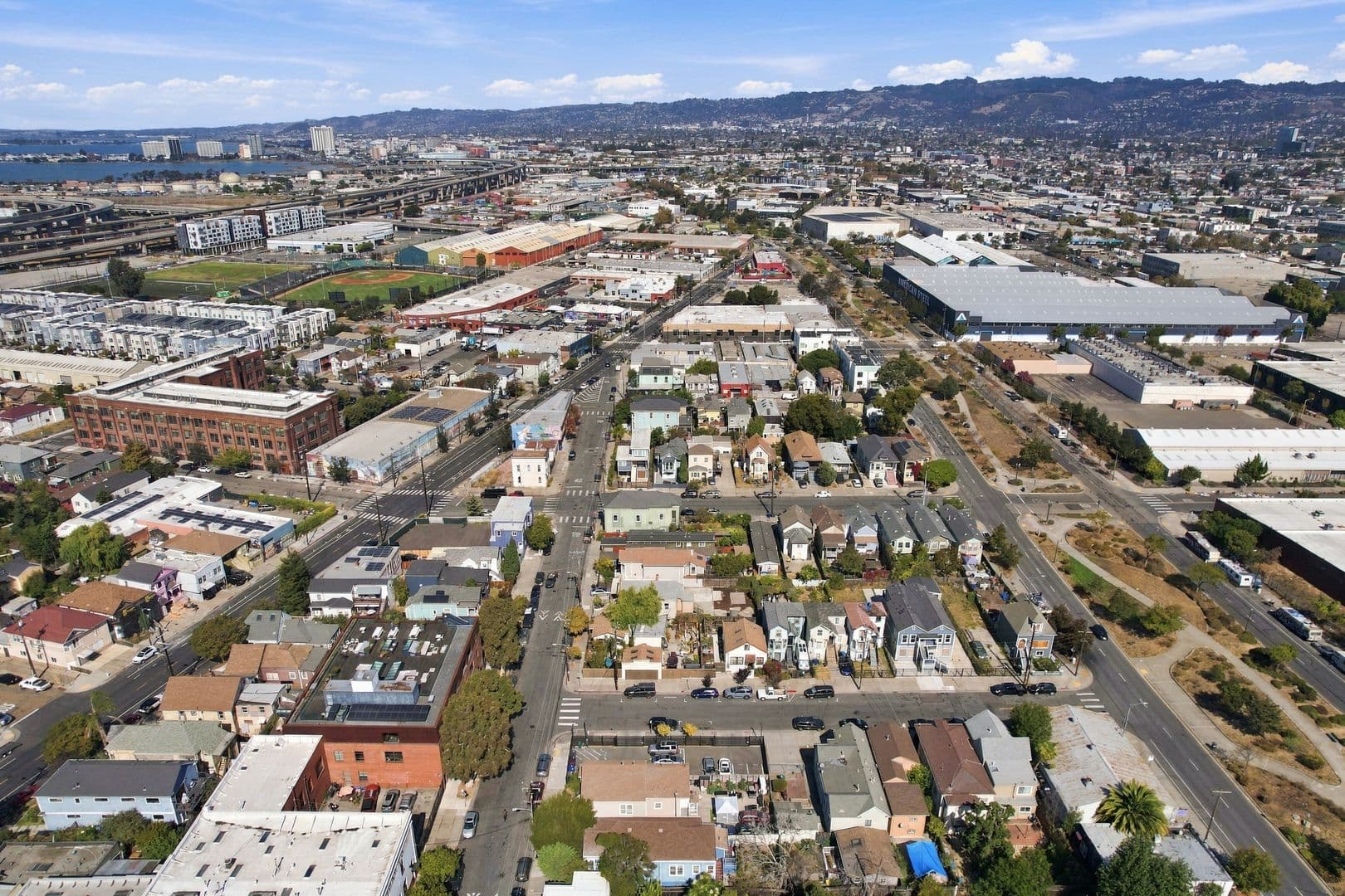 Oakland Apartment: 1444 16th St