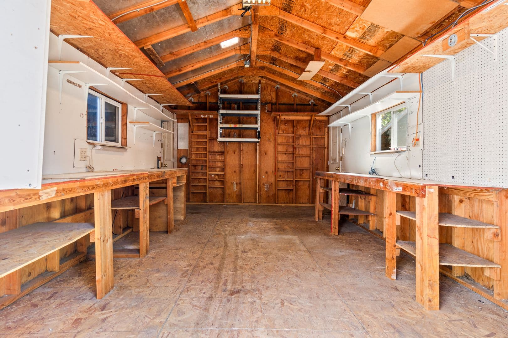 Oakland House: 2307 109th Ave