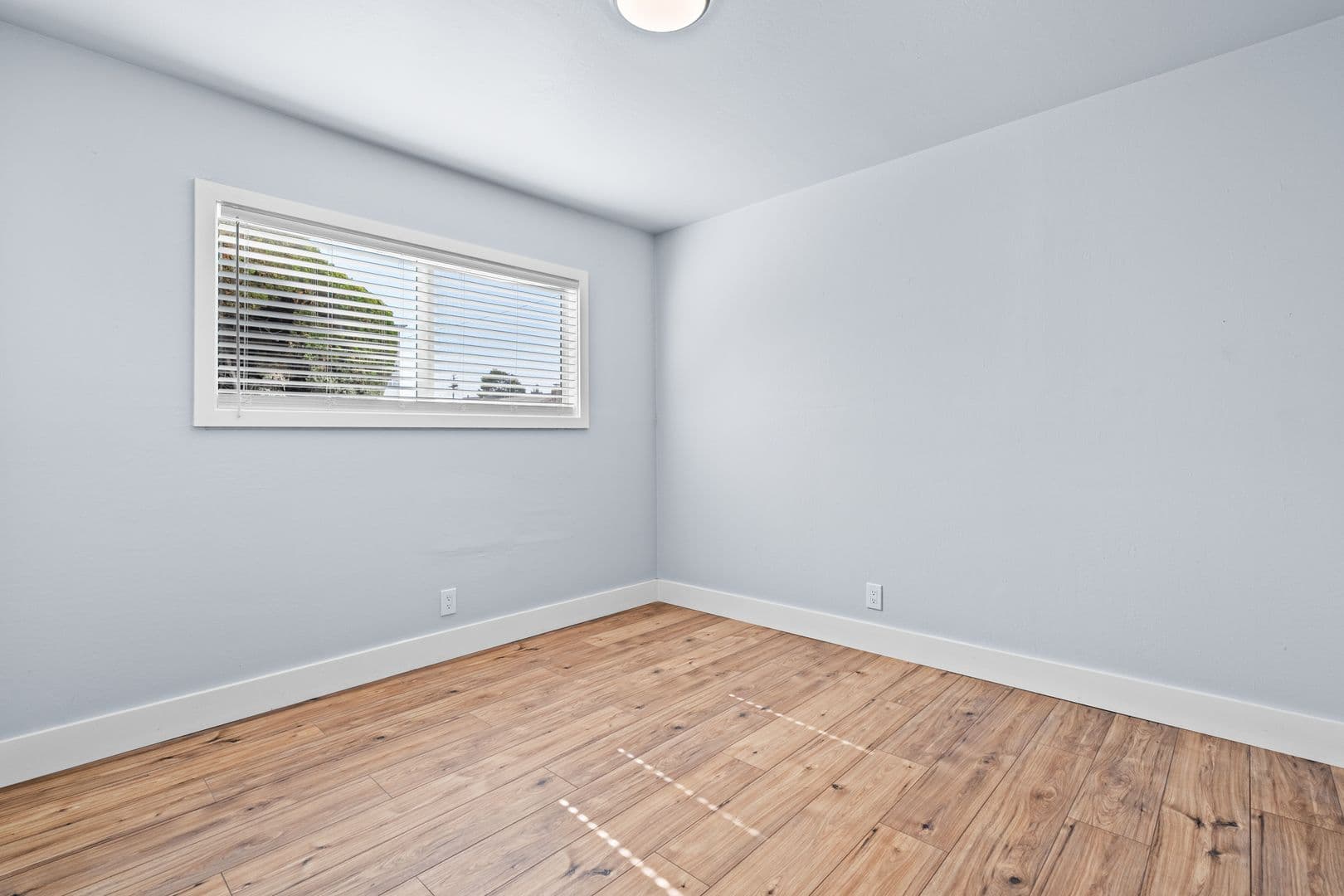 Oakland Apartment: 10324 Walnut Street - B