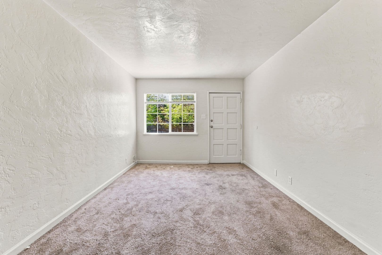 Oakland Apartment: 3519 68th Ave