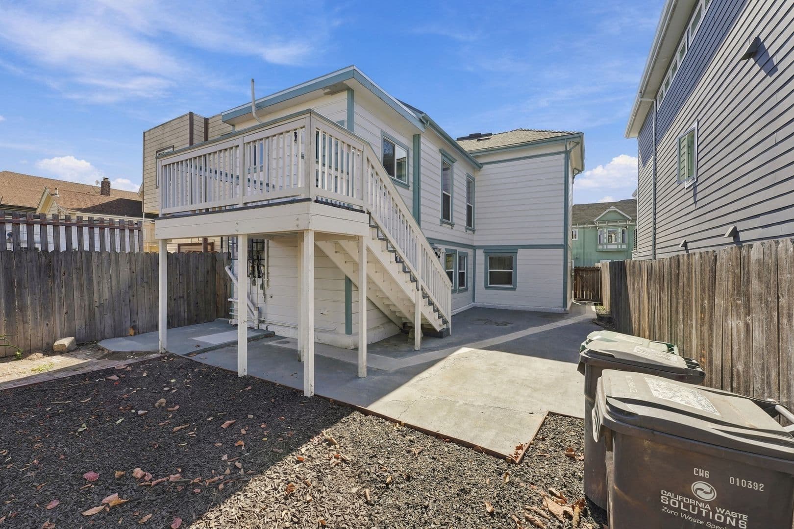Oakland Apartment: 1444 16th St