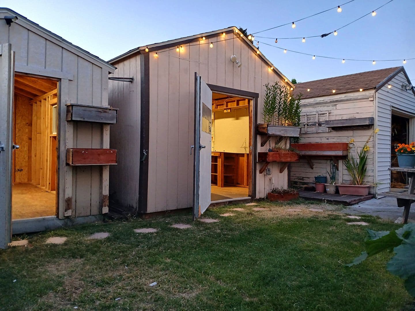Oakland House: 2307 109th Ave