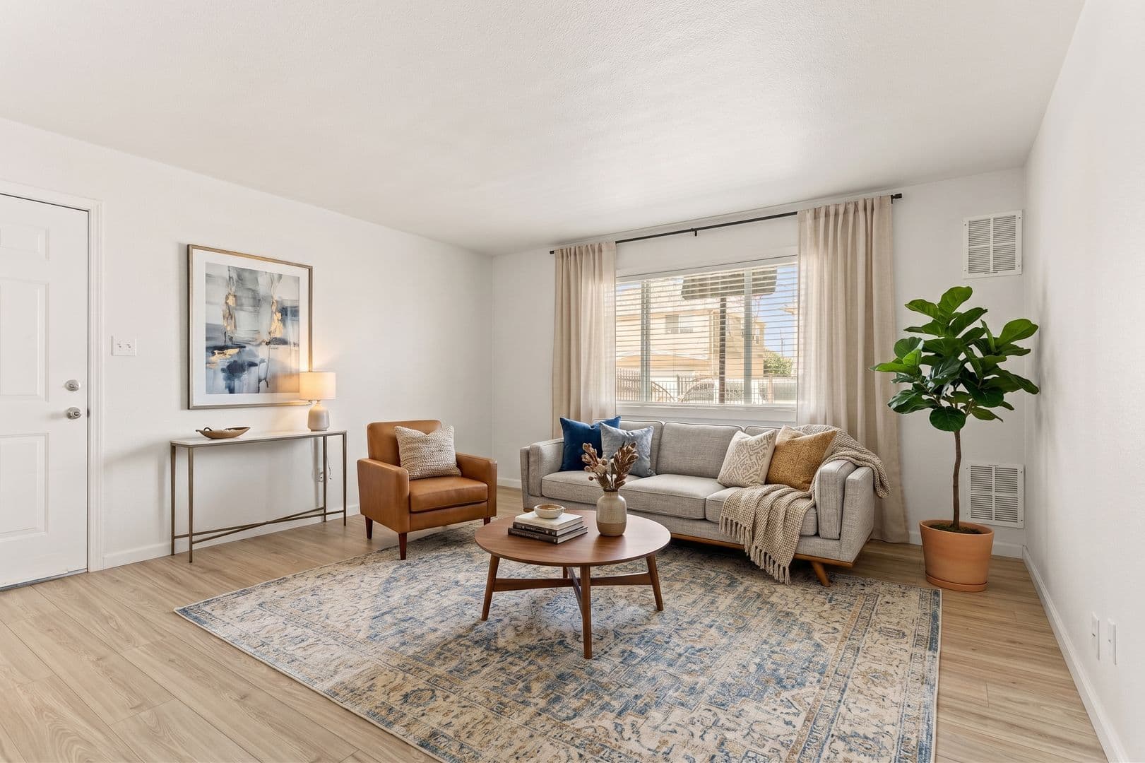 Oakland Apartment: 642 Douglas Ave