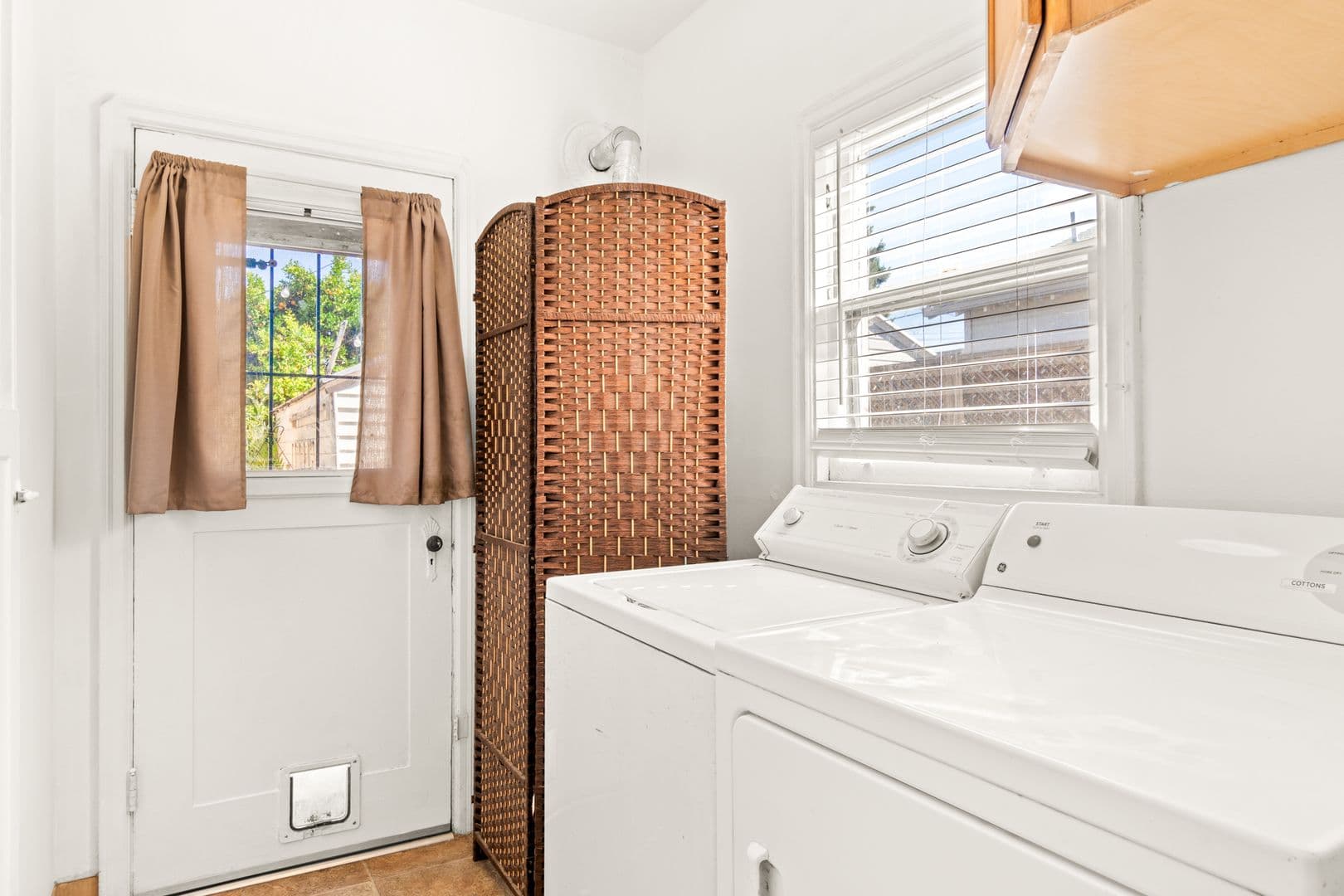 Oakland House: 2307 109th Ave