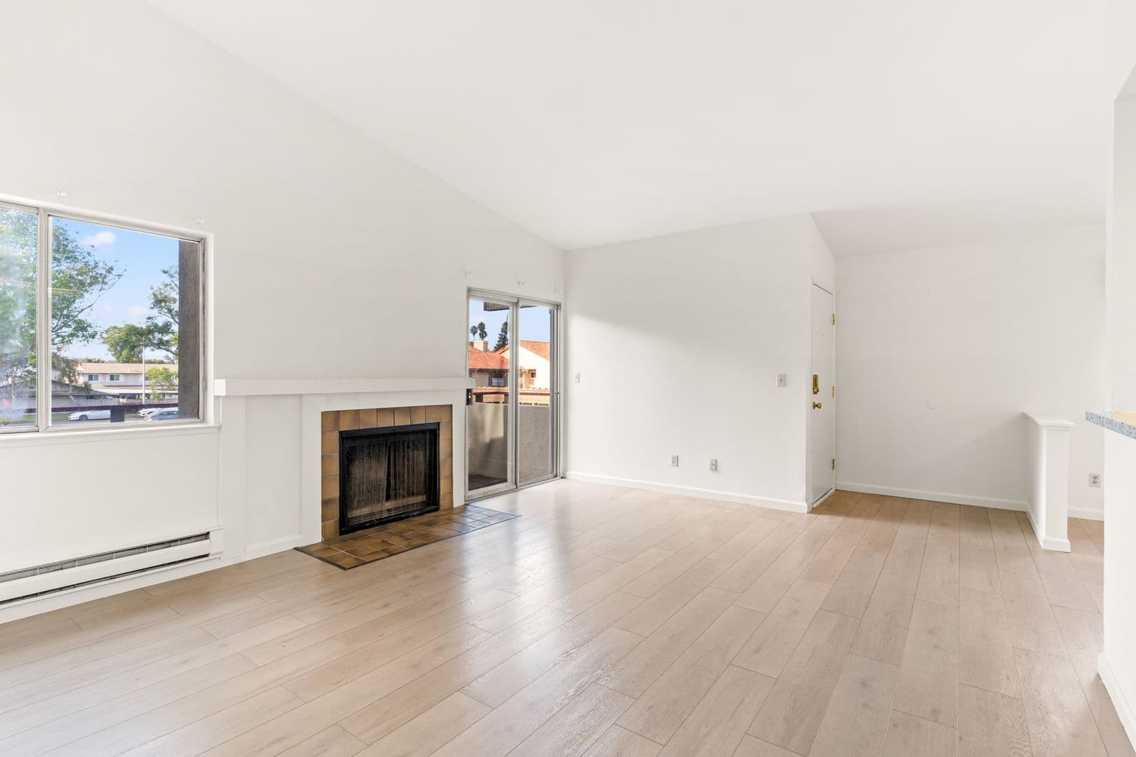 Newark House: 35088 Lido Blvd