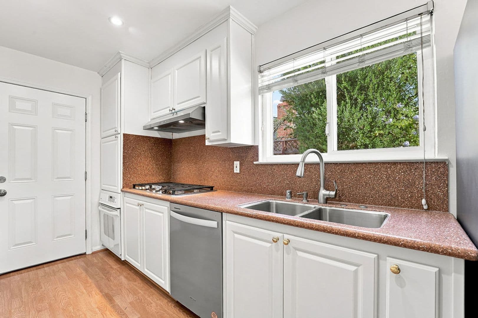 Pleasanton House: 4034 Francisco St