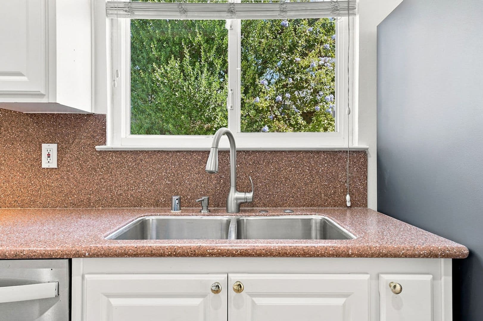 Pleasanton House: 4034 Francisco St