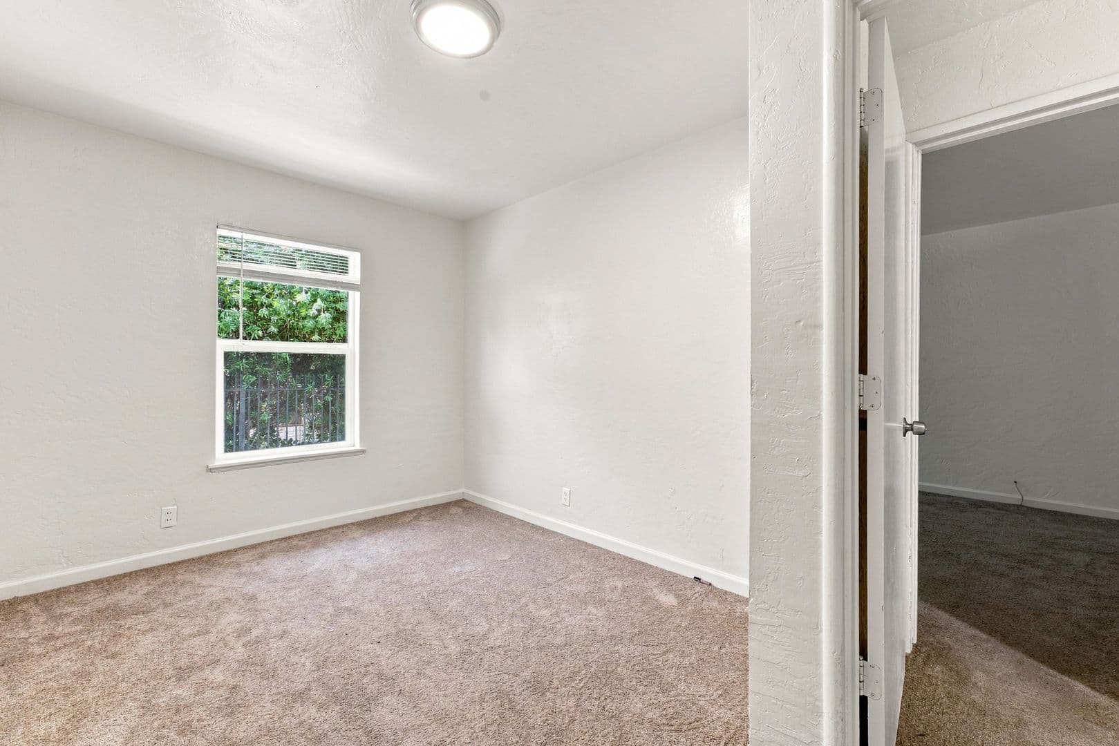 Oakland Apartment: 3519 68th Ave