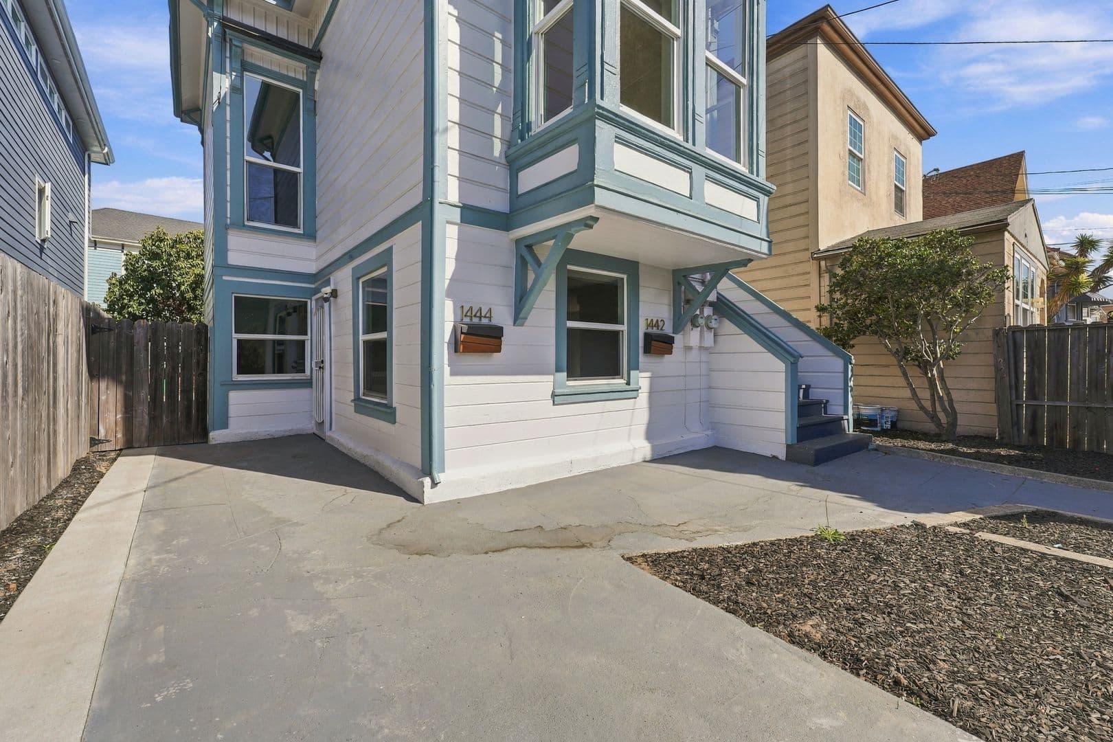 Oakland Apartment: 1444 16th St