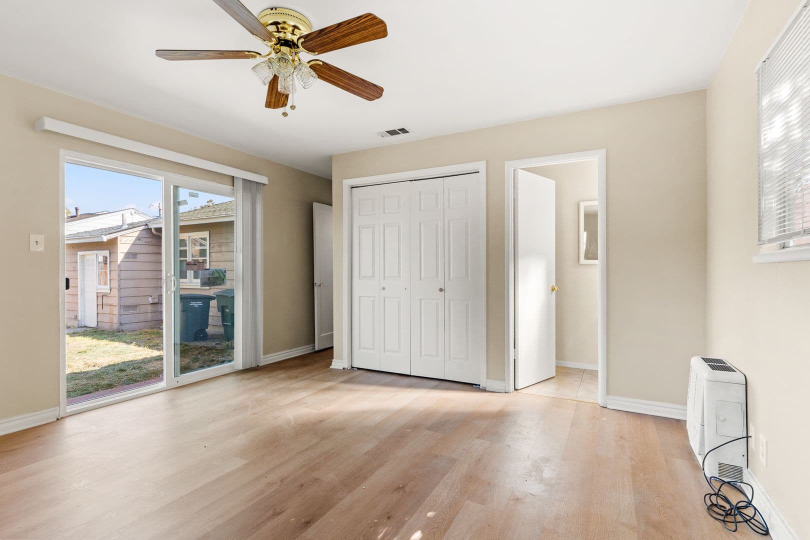 San Leandro House: 1959 Cleveland St