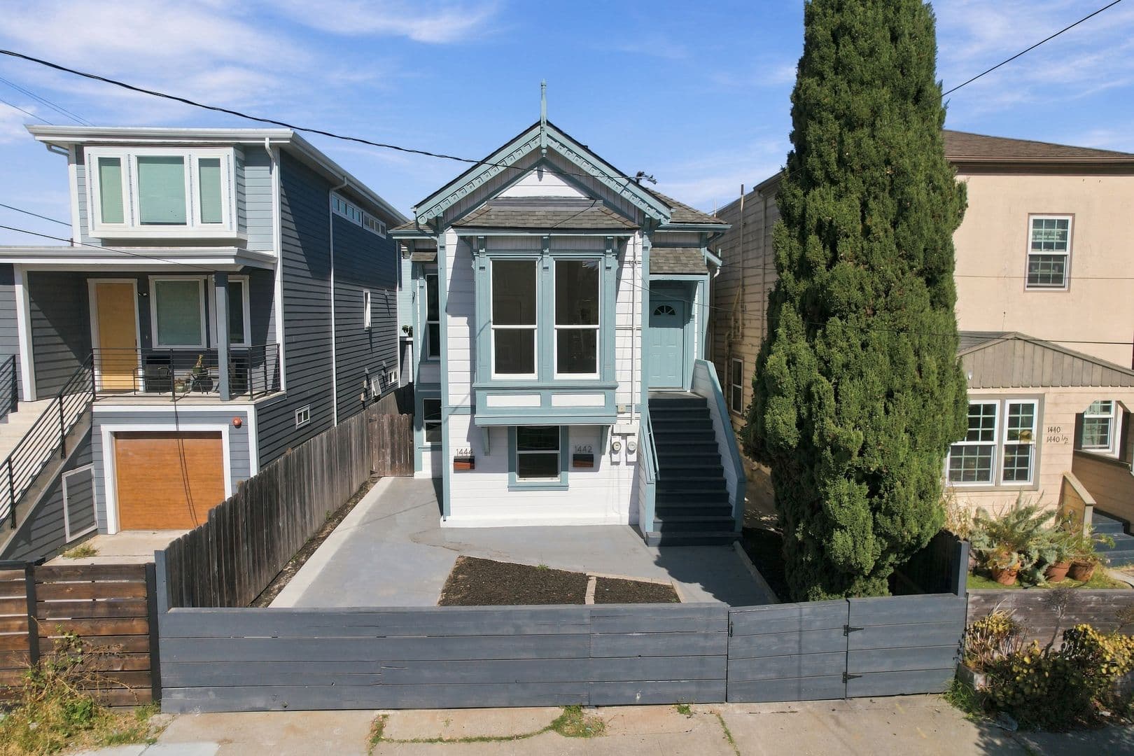 Oakland Apartment: 1444 16th St