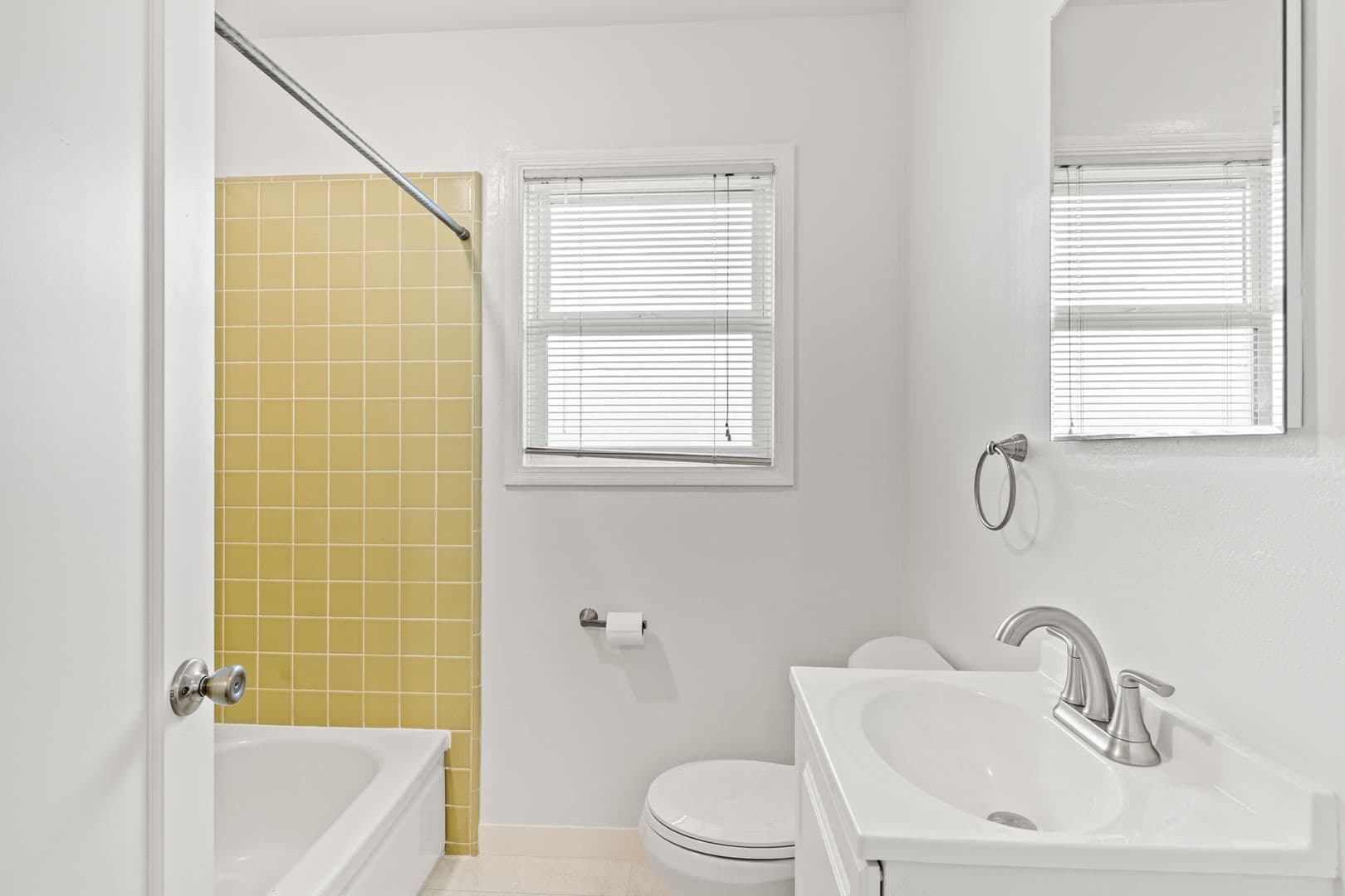 Hayward House: 26539 Flamingo Ave