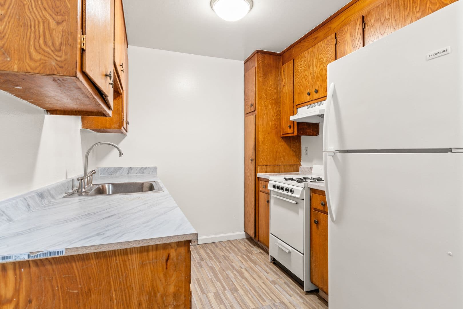 Oakland Apartment: 2674 Parker Ave - 01