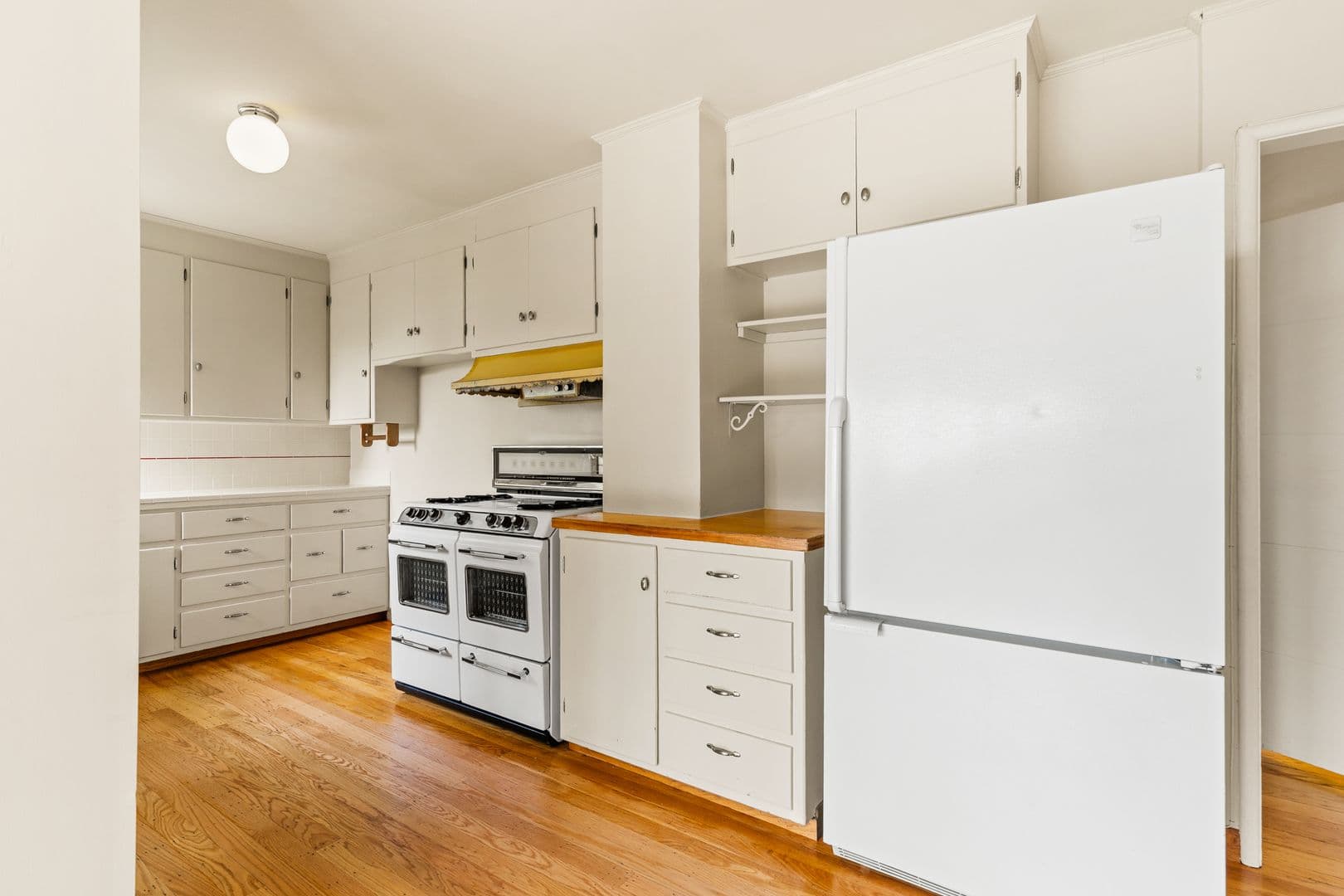 Oakland House: 6857 Armour Dr