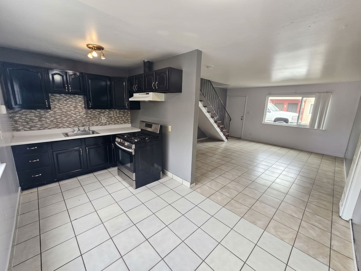 Hayward Townhome: 26232 Gamboa St - 04