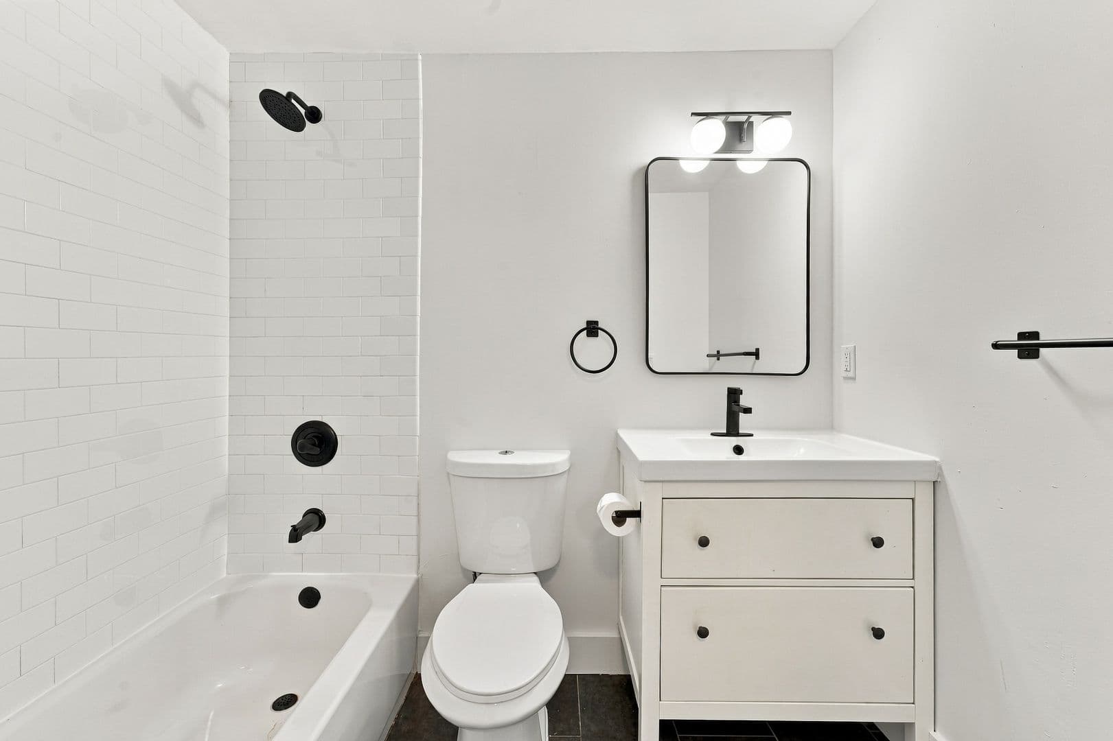Oakland Apartment: 1444 16th St