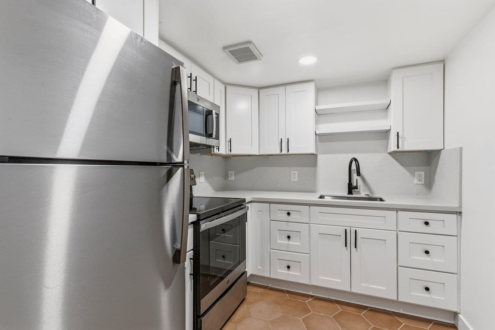 San Leandro Apartment: 154 Harlan St