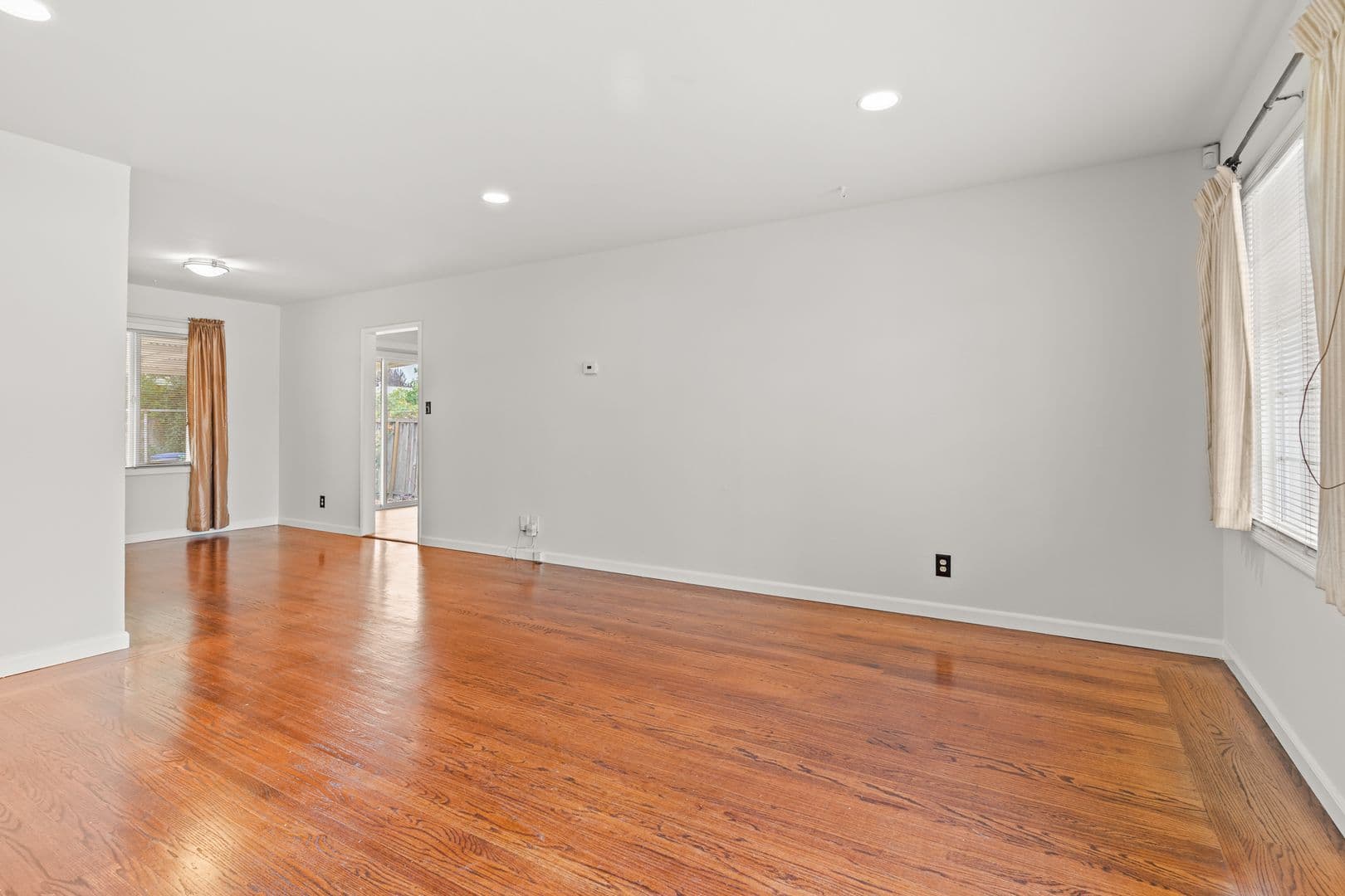 Hayward House: 26539 Flamingo Ave