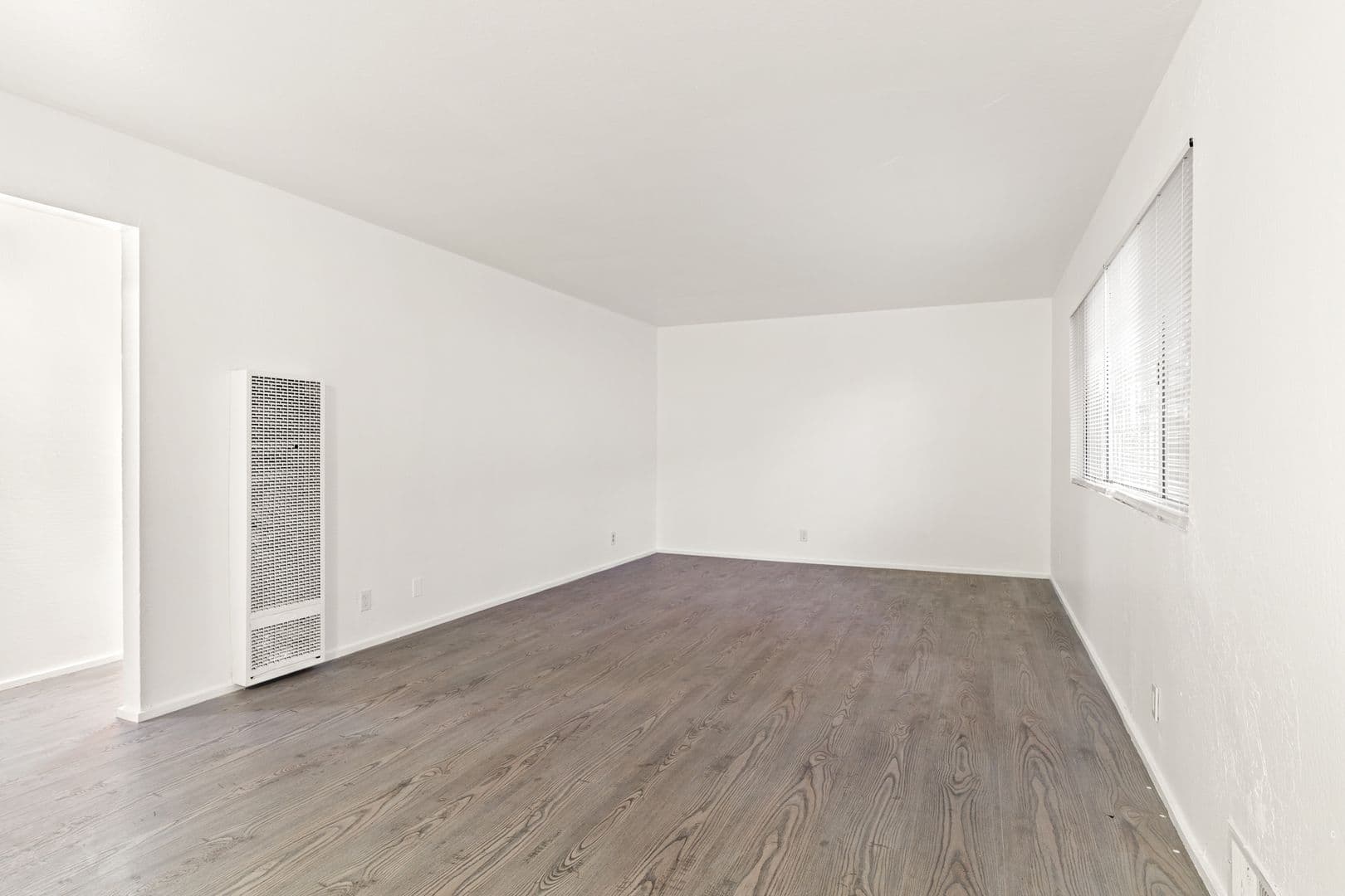 Oakland Apartment: 2674 Parker Ave - 01