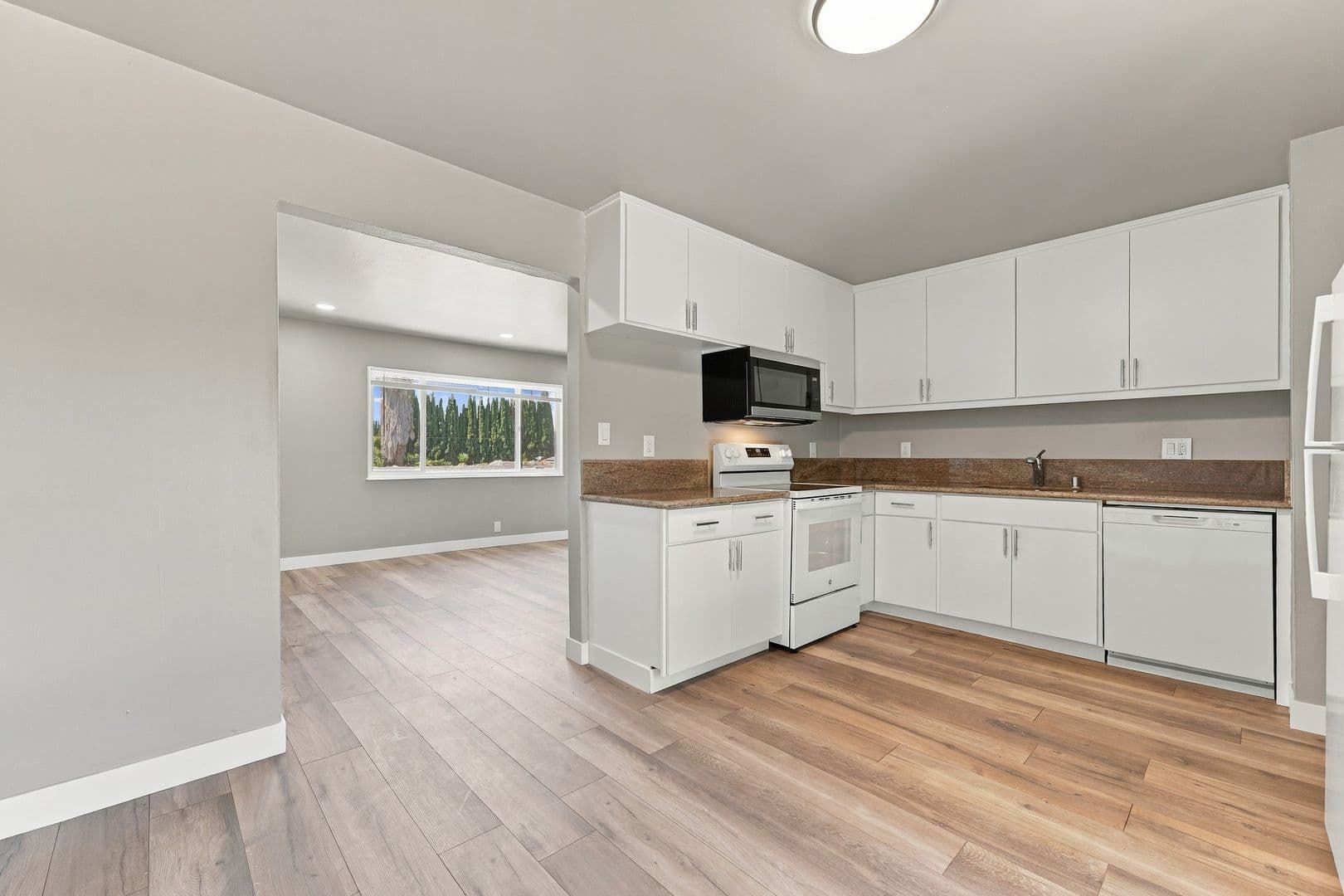 Hayward Apartment: 821 Blossom Way