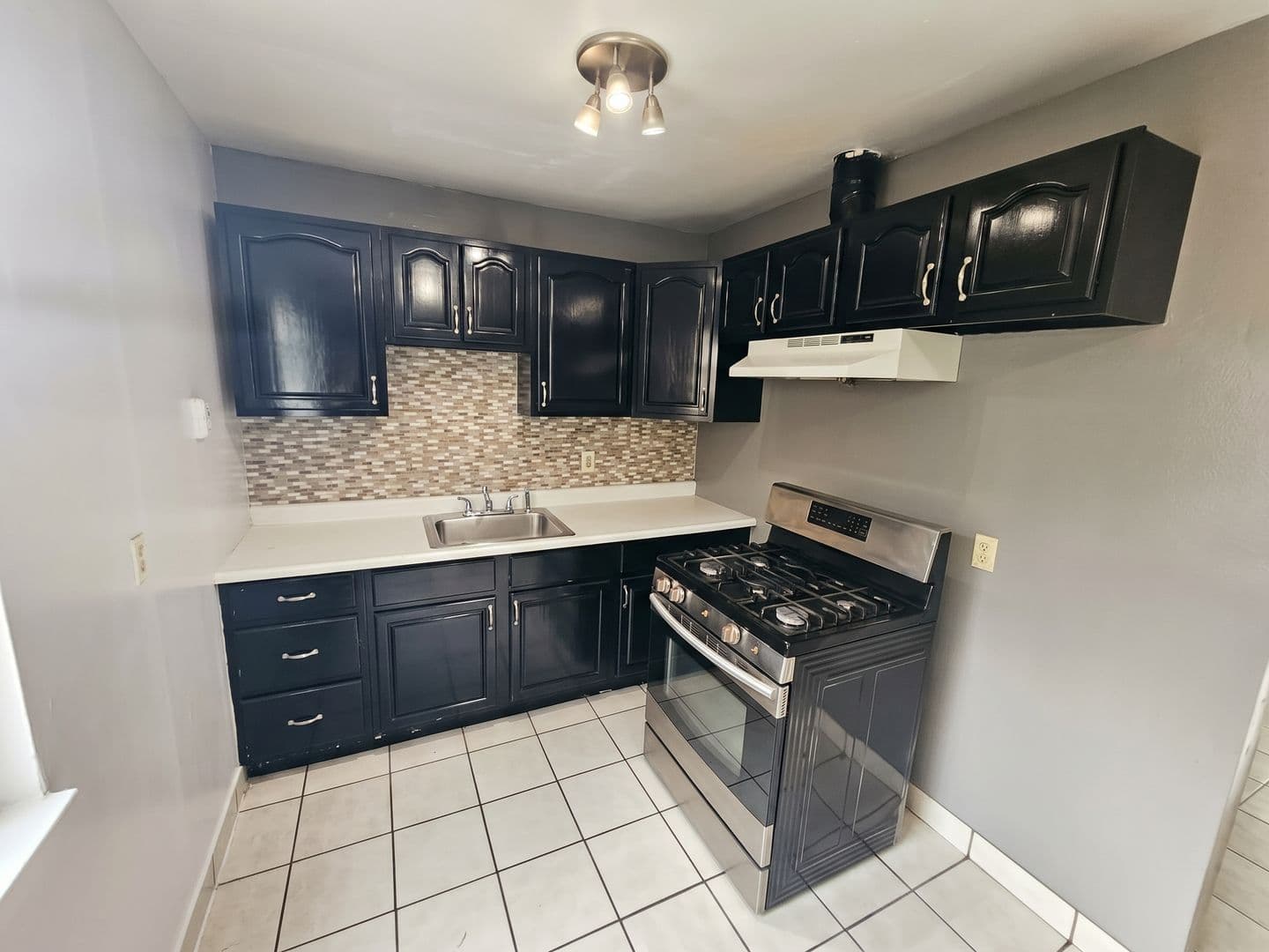 Hayward Townhome: 26232 Gamboa St - 04
