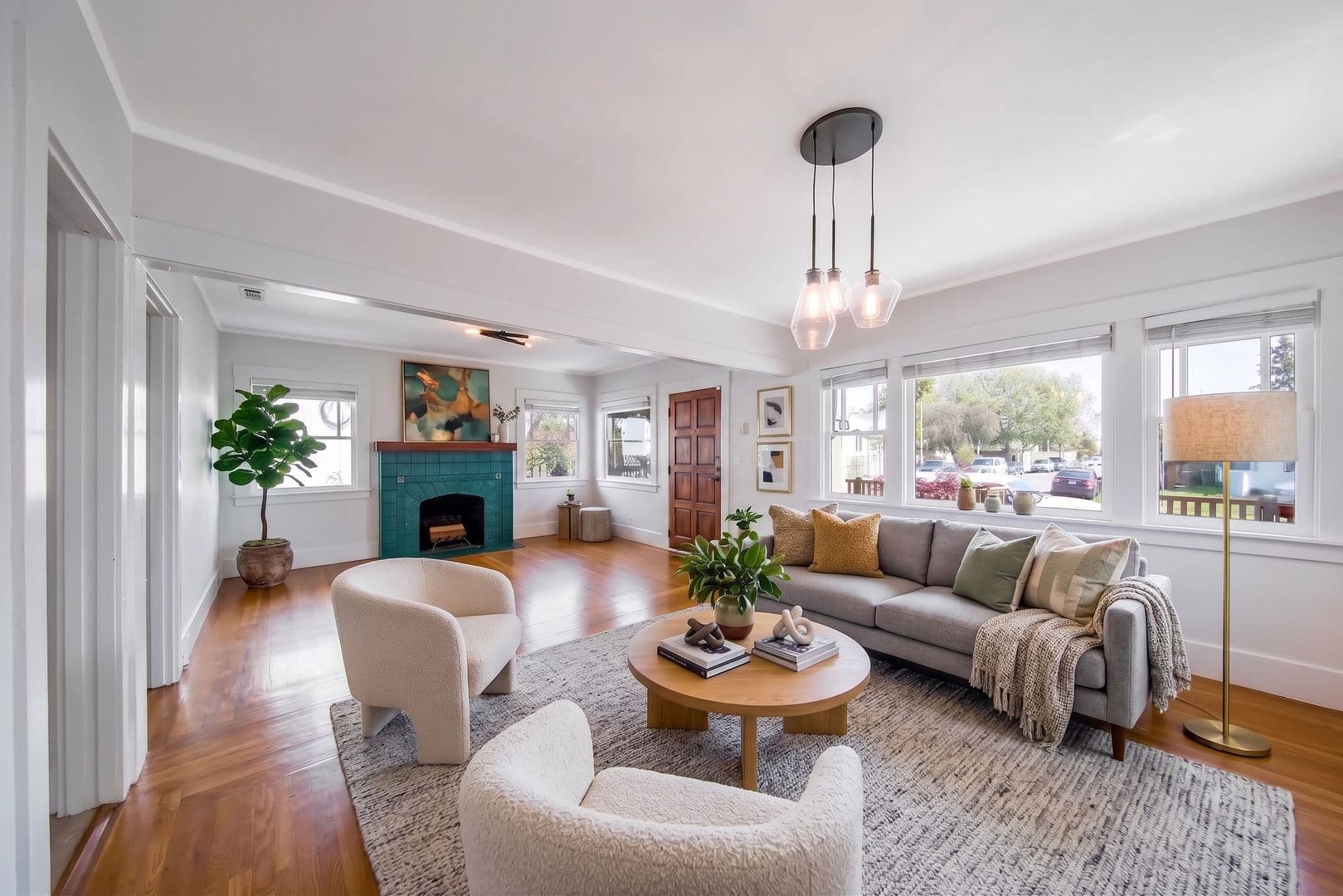 Oakland House: 2215 57th Ave