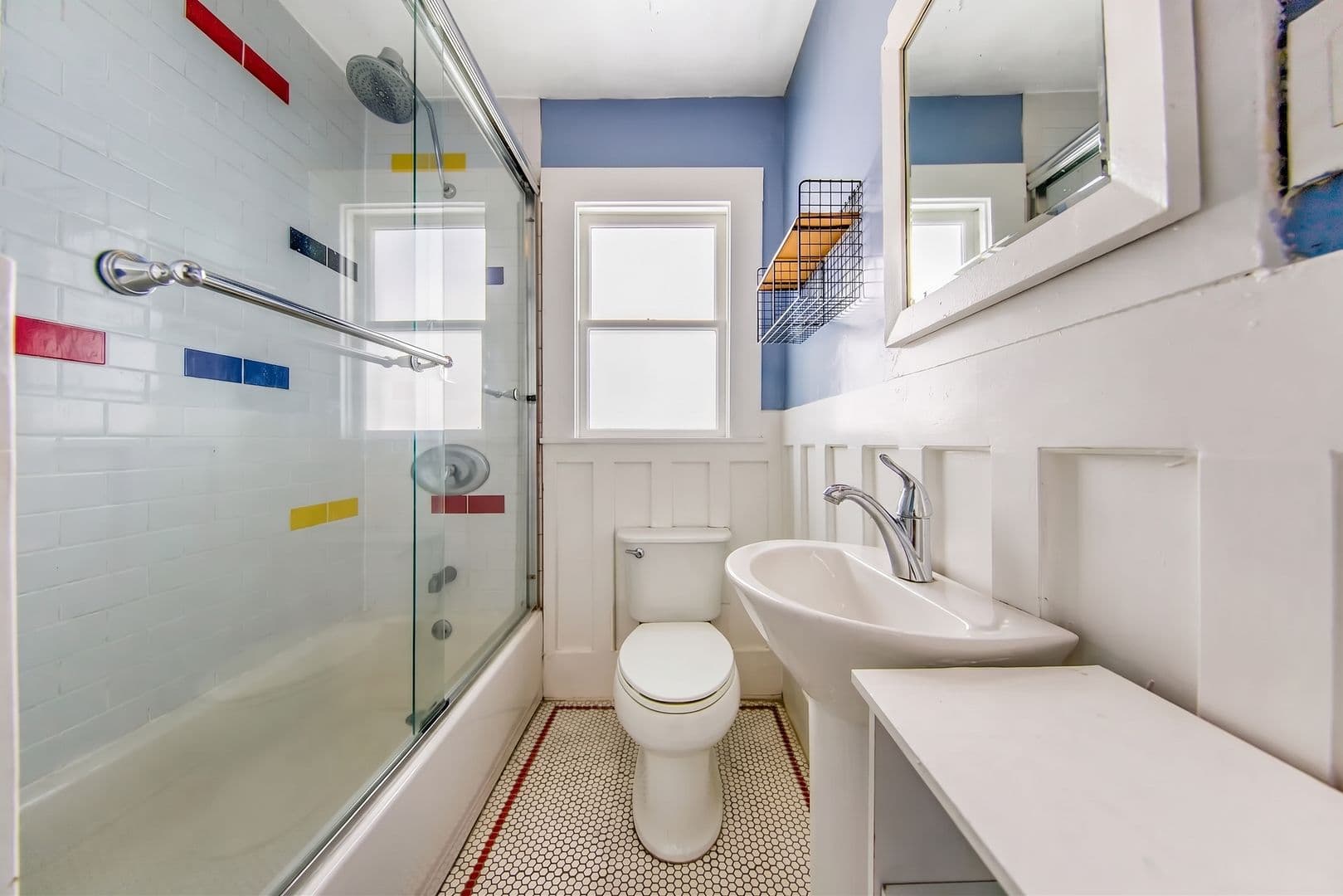 Oakland House: 2215 57th Ave